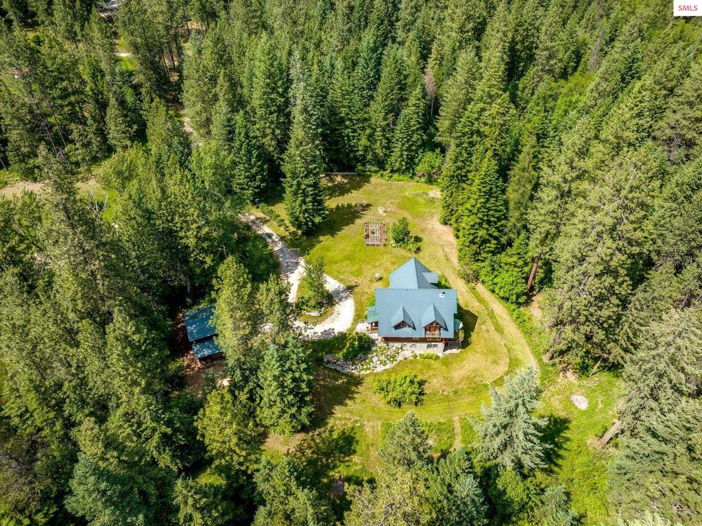 1198 Mountain View Dr, Sandpoint, ID 83864 photo 3