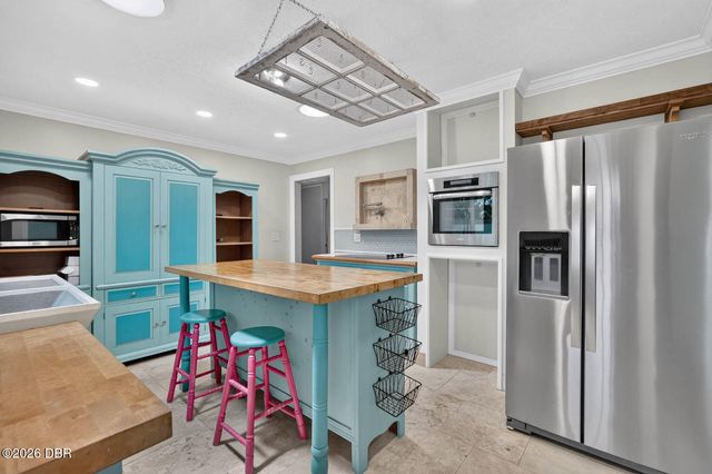 2071 S Peninsula Drive, Daytona Beach, FL 32118
