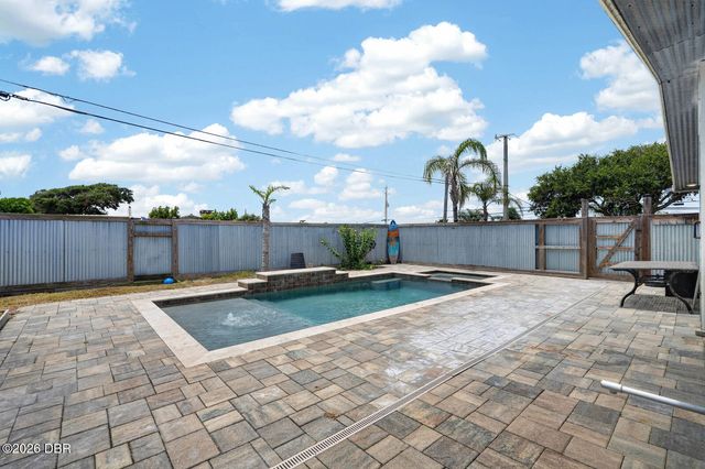 2071 S Peninsula Drive, Daytona Beach, FL 32118