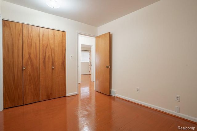 28031 Lorraine Avenue, Warren, MI 48093