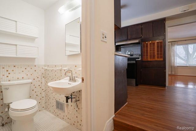 28031 Lorraine Avenue, Warren, MI 48093