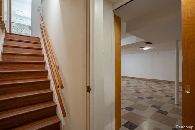 28031 Lorraine Avenue, Warren, MI 48093