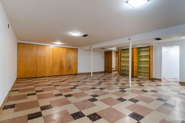 28031 Lorraine Avenue, Warren, MI 48093