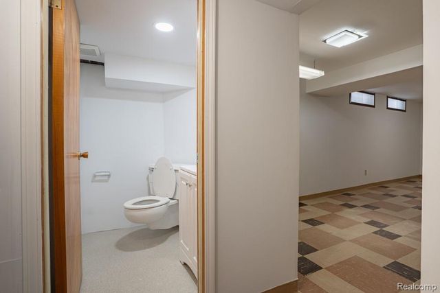 28031 Lorraine Avenue, Warren, MI 48093