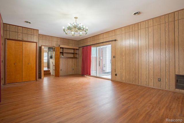 28031 Lorraine Avenue, Warren, MI 48093