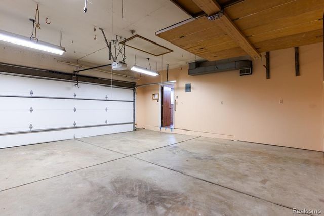 28031 Lorraine Avenue, Warren, MI 48093