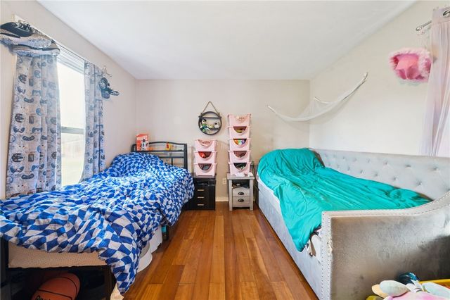 6 S 13th St, Jeannette, PA 15644