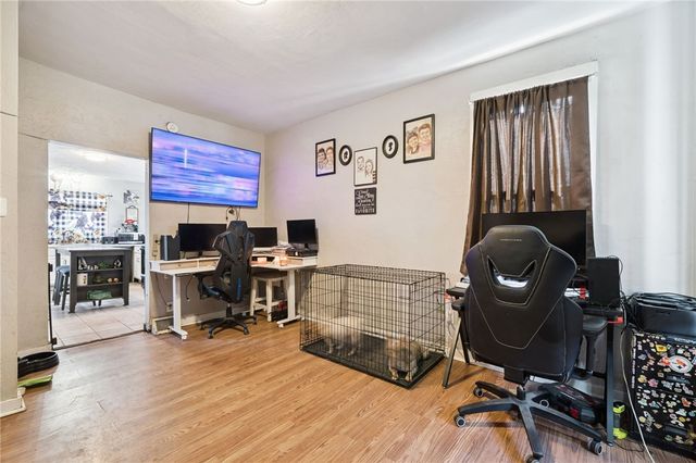 6 S 13th St, Jeannette, PA 15644