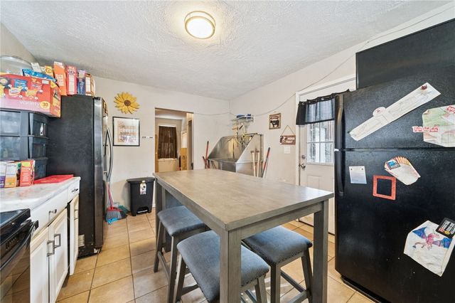 6 S 13th St, Jeannette, PA 15644