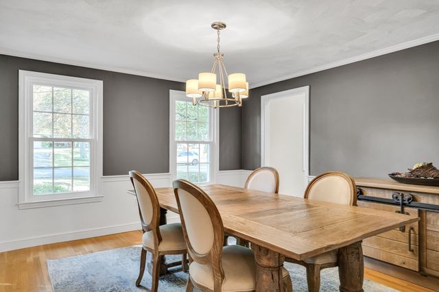 8 Barry Dr, Framingham, MA 01702