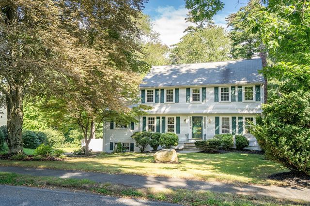 8 Barry Dr, Framingham, MA 01702
