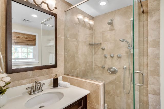 8 Barry Dr, Framingham, MA 01702