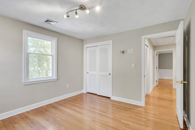 8 Barry Dr, Framingham, MA 01702