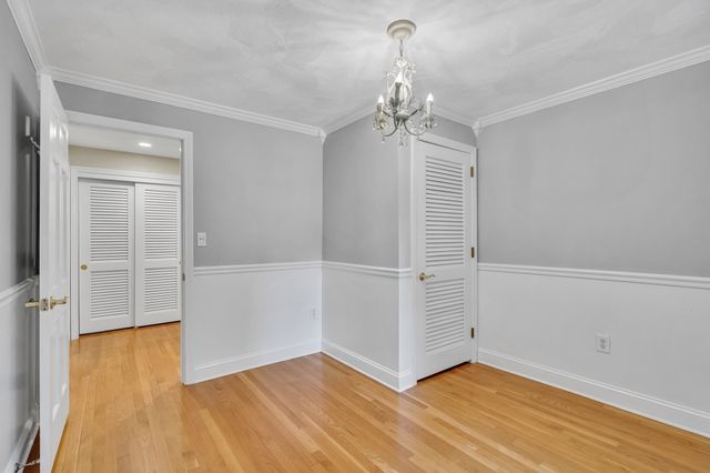 8 Barry Dr, Framingham, MA 01702
