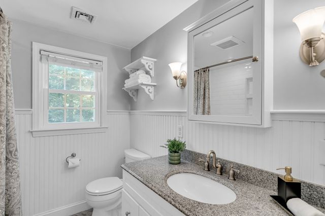 8 Barry Dr, Framingham, MA 01702