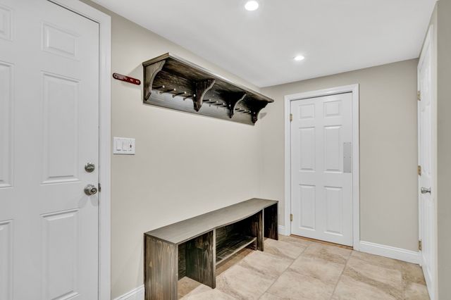 8 Barry Dr, Framingham, MA 01702