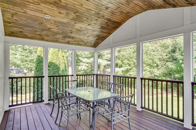 8 Barry Dr, Framingham, MA 01702