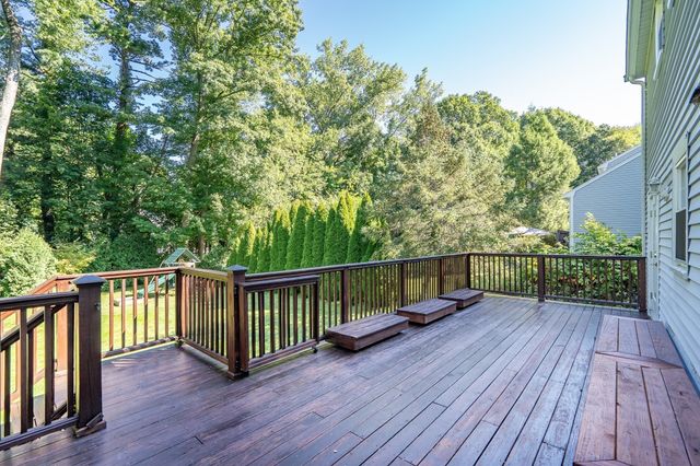8 Barry Dr, Framingham, MA 01702