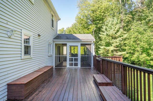 8 Barry Dr, Framingham, MA 01702