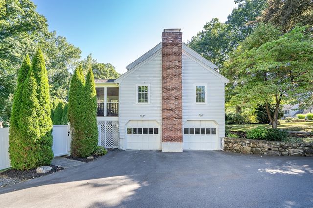 8 Barry Dr, Framingham, MA 01702