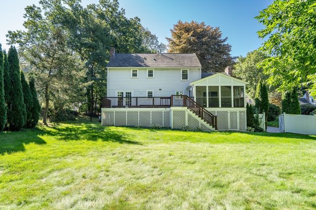 8 Barry Dr, Framingham, MA 01702