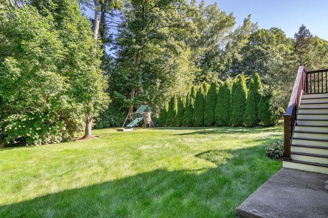 8 Barry Dr, Framingham, MA 01702
