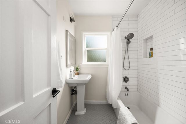 16124 S Hoover Street, Gardena, CA 90247