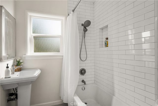 16124 S Hoover Street, Gardena, CA 90247