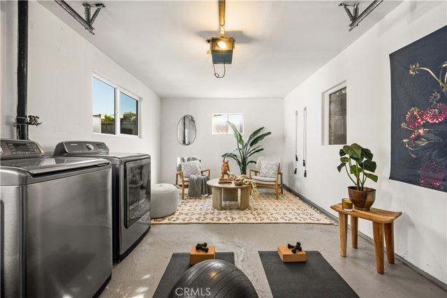 16124 S Hoover Street, Gardena, CA 90247