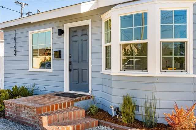 16124 S Hoover Street, Gardena, CA 90247