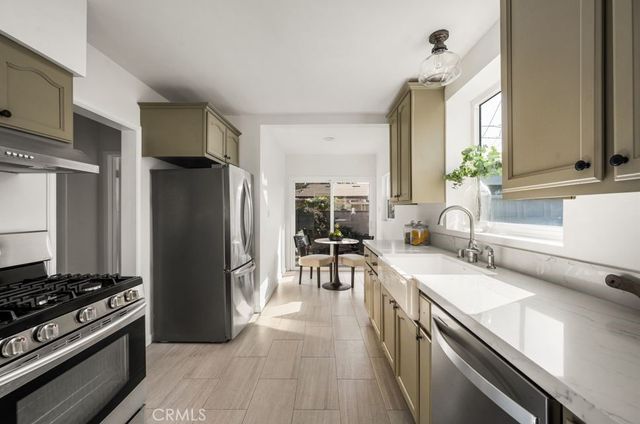 16124 S Hoover Street, Gardena, CA 90247