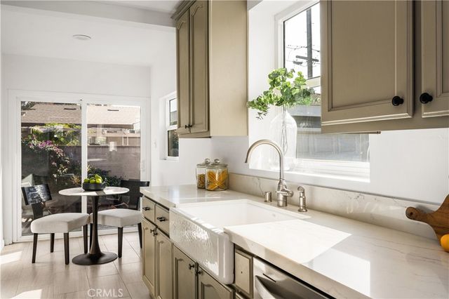 16124 S Hoover Street, Gardena, CA 90247