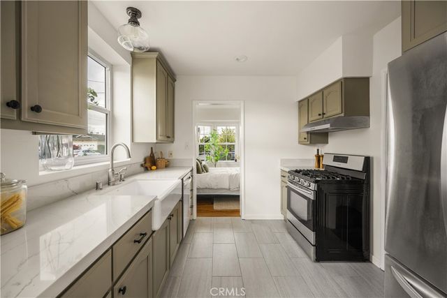 16124 S Hoover Street, Gardena, CA 90247