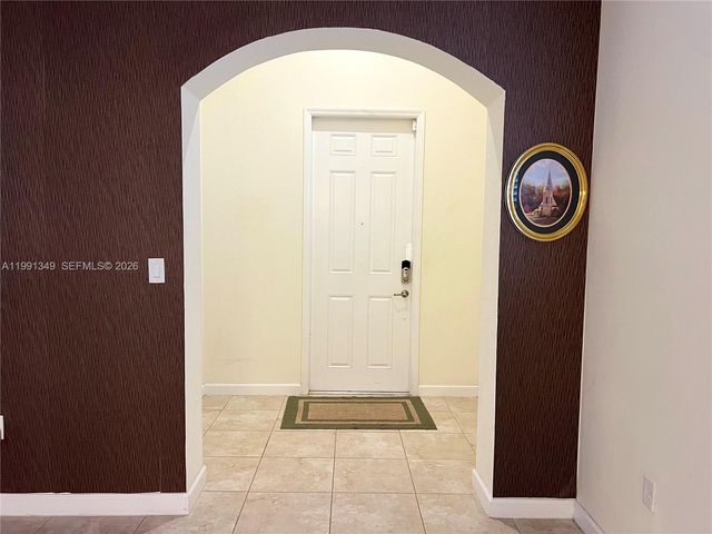 422 SE 34th Ter 422, Homestead, FL 33033