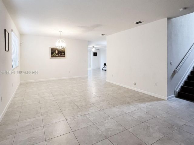 422 SE 34th Ter 422, Homestead, FL 33033