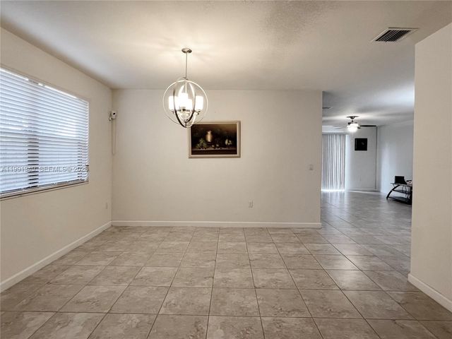 422 SE 34th Ter 422, Homestead, FL 33033