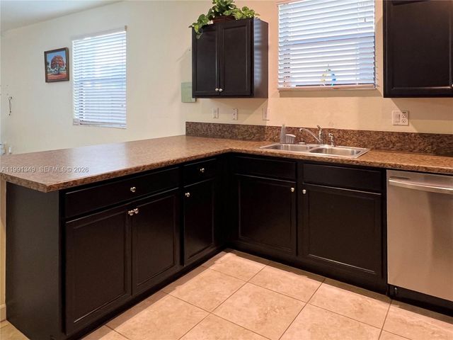 422 SE 34th Ter 422, Homestead, FL 33033