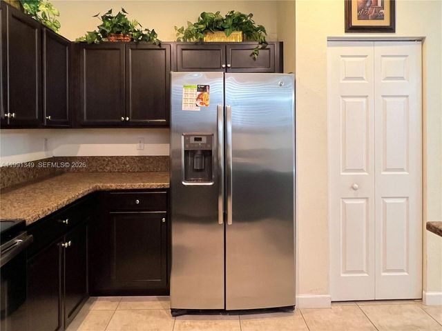 422 SE 34th Ter 422, Homestead, FL 33033