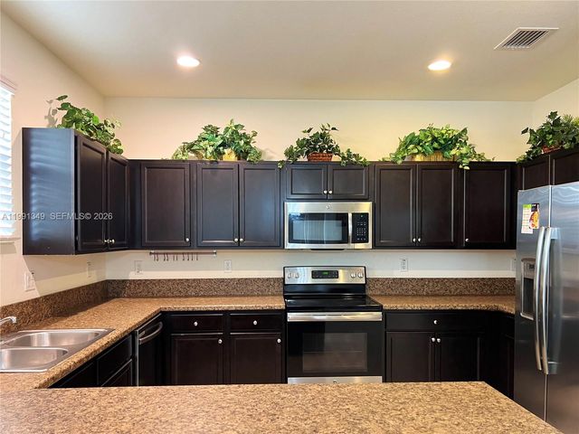422 SE 34th Ter 422, Homestead, FL 33033