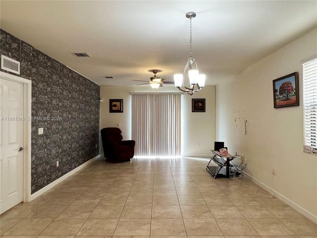 422 SE 34th Ter 422, Homestead, FL 33033