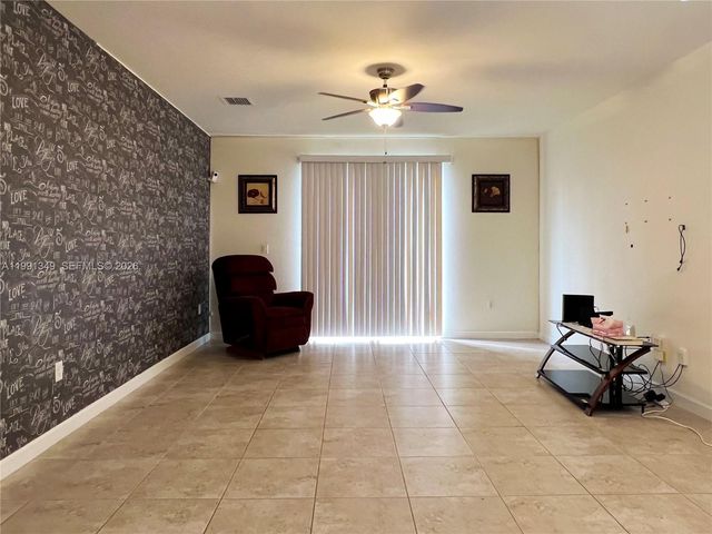 422 SE 34th Ter 422, Homestead, FL 33033