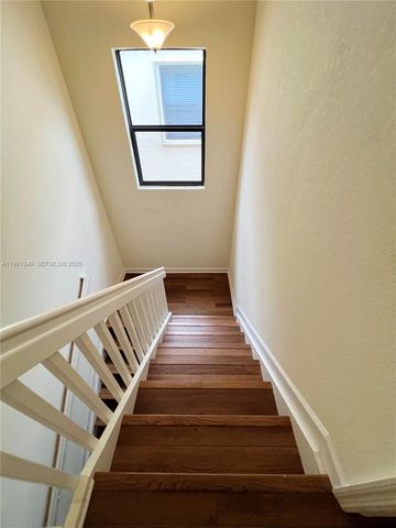 422 SE 34th Ter 422, Homestead, FL 33033