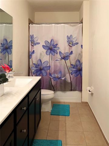 422 SE 34th Ter 422, Homestead, FL 33033