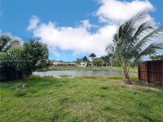 422 SE 34th Ter 422, Homestead, FL 33033