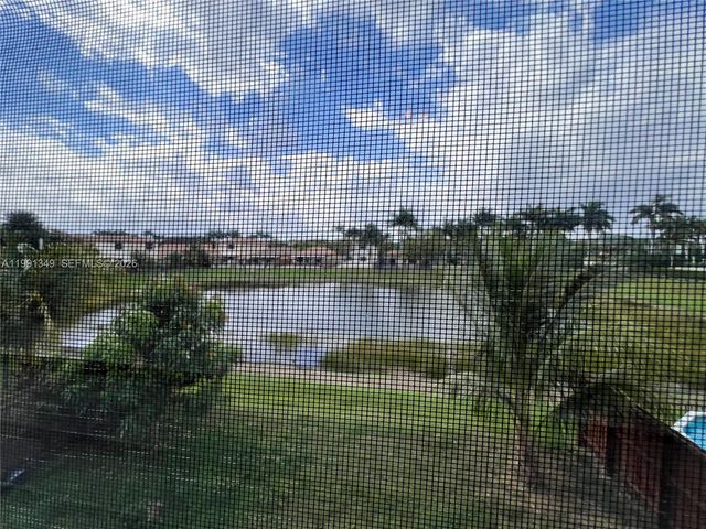 422 SE 34th Ter 422, Homestead, FL 33033