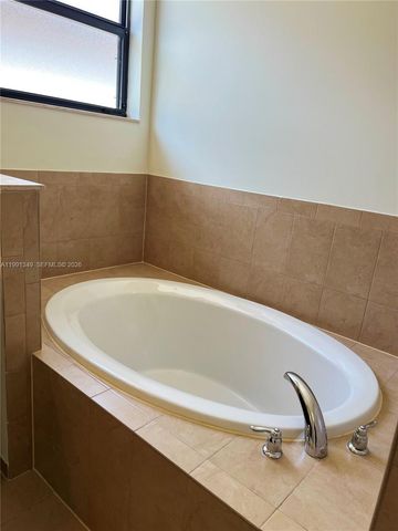 422 SE 34th Ter 422, Homestead, FL 33033