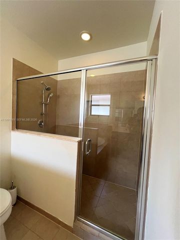 422 SE 34th Ter 422, Homestead, FL 33033