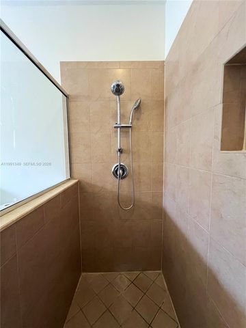 422 SE 34th Ter 422, Homestead, FL 33033