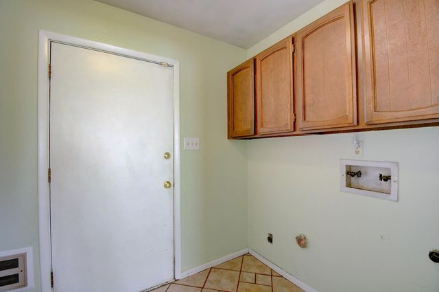 6348 Avenida La Costa NE, Albuquerque, NM 87109
