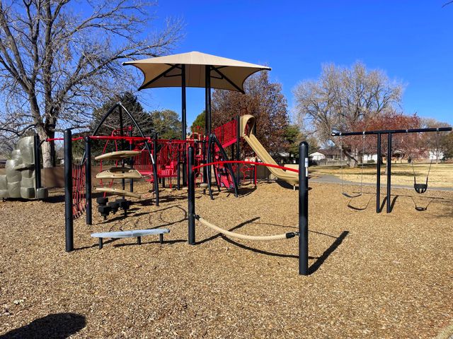 6348 Avenida La Costa NE, Albuquerque, NM 87109